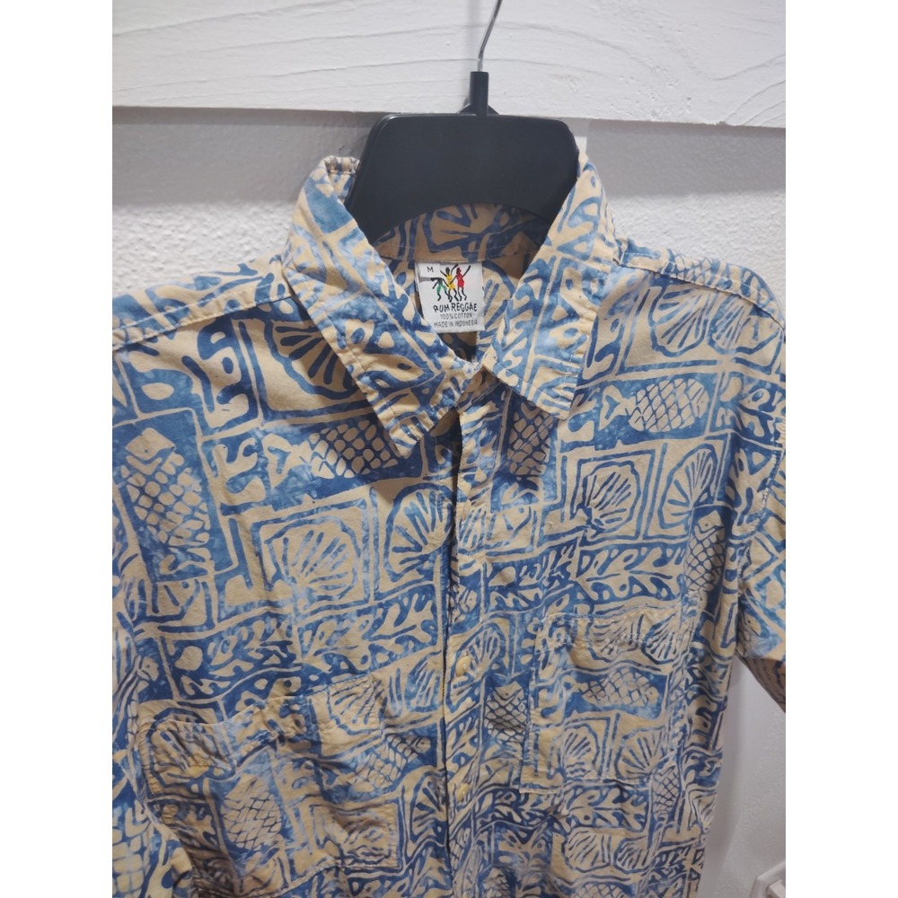 Rum Reggae Button Down Hawaiian Shirt Men's M Blue Floral Fish Shells Geometric
